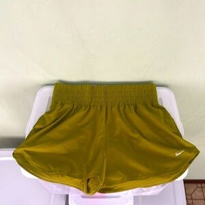 Nike Dri-Fit Women’s XL High Rise Shorts